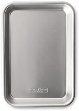 Nordic Ware Naturals® Quarter Sheet with Oven-Safe Nonstick Grid &