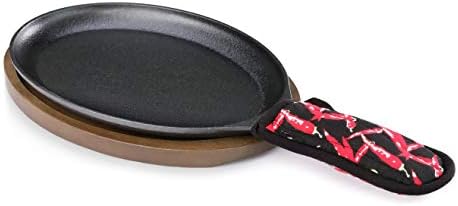 New Star Foodservice 1028614 Commercial Grade Cast Iron Fajita Set, Oval Sizzling Skillet, Japanese Steak Plate with Walnut-Stained Wood Base
