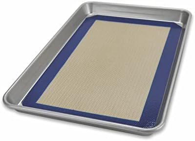 USA Pan Nonstick Jelly Roll Pan and Silicone Baking Mat Set