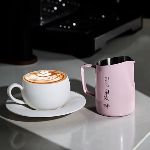 Milk Frothing Pitcher with Sharp Spout & Angled Rim – Precision latte