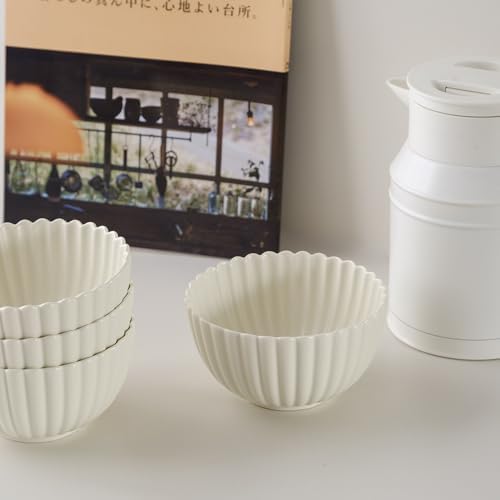 WENSHUO Small Ceramic Bowls, Daisy-Shaped, Set of 4, 5.5 in, Matte