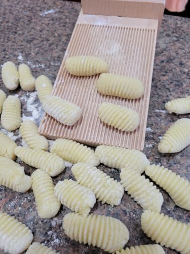 Gnocchi Board with One-Hand Operation Design