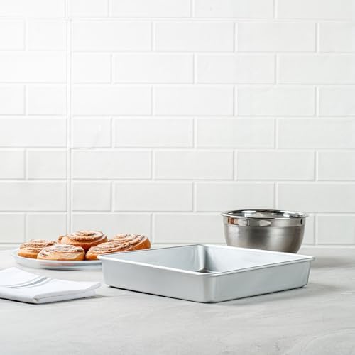 Restaurantware Square Aluminum Cake Pan - 10 x 10 x 2 Inch