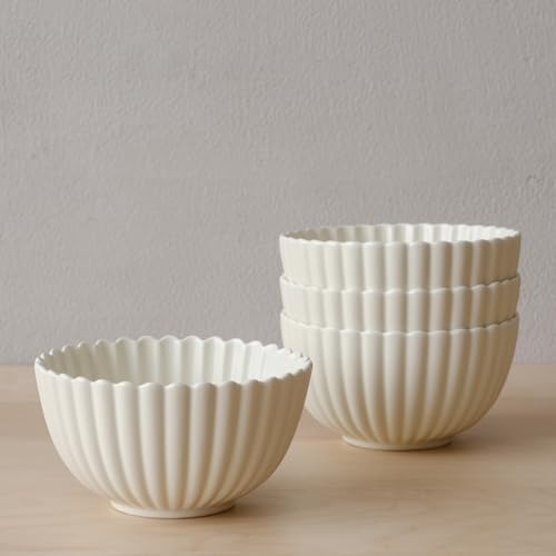 WENSHUO Small Ceramic Bowls, Daisy-Shaped, Set of 4, 5.5 in, Matte