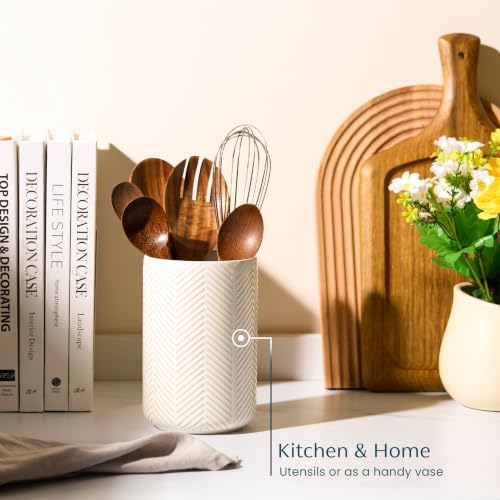 Kook Ceramic Storage Containers, Embossed, Bamboo Lids, Set of 3