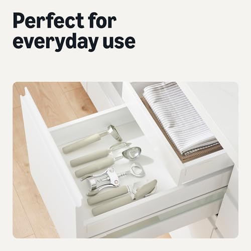 Amazon Basics Manual Can Opener with Stainless Steel Construction