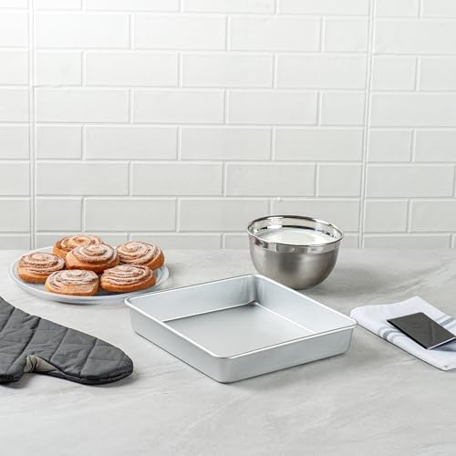 Restaurantware Square Aluminum Cake Pan - 10 x 10 x 2 Inch