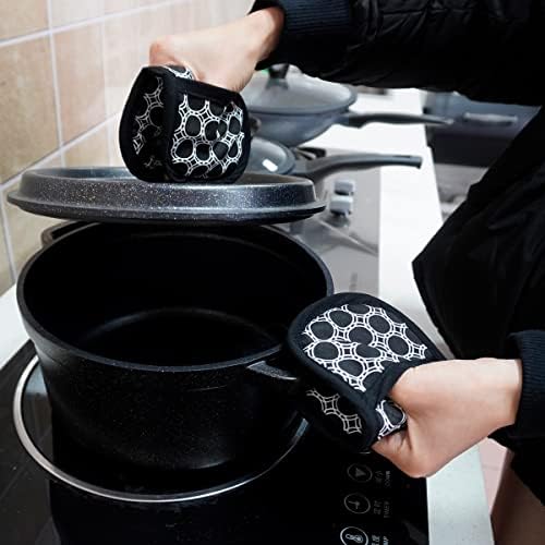 Quilted Heat-Resistant Black Oven Mitts, Set of 2