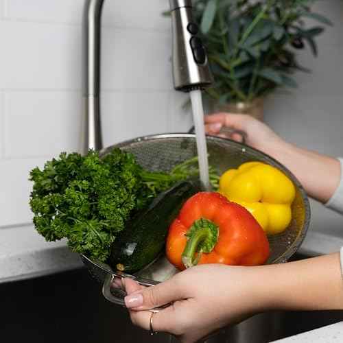 Fox Run Large Colander Set, Set of 2 Stainless Steel Kitchen Strainers with Handles, Includes a 5 Quart and a 3 Quart Pasta Strainer
