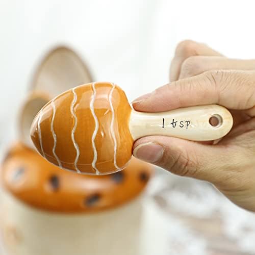 Sizikato 4pcs Porcelain Measuring Spoons with Base, Cartoon Mushroom