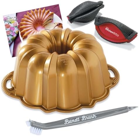 Nordic Ware Original Gold Bundt Cake Pan - Cleaning Tool & Pot Holder