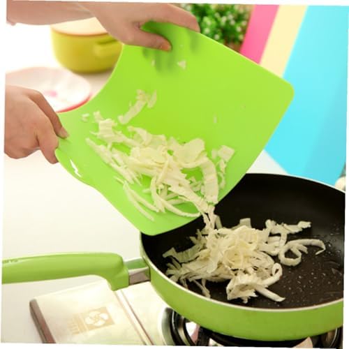 BESPORTBLE 4pcs Flexible Cutting Boards with Hanging Hole Food-safe