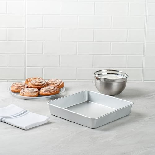 Restaurantware Square Aluminum Cake Pan - 10 x 10 x 2 Inch