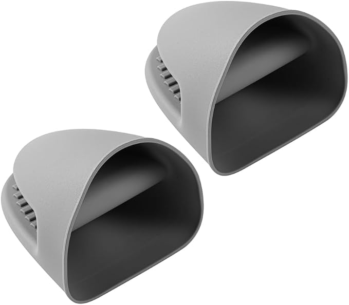 Restaurantware Comfy Grip 4.3 x 3.5 x 4.2 Inch Mini Oven Mitt Pot Holders 1 - Image 10