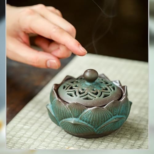 Flower Shape Garlic Keeper with Ventilated Lid Stylish Ceramic Garlic