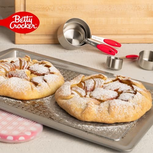 Betty Crocker Measuring Cooking Bundle includes a set of five