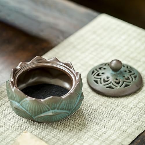 Flower Shape Garlic Keeper with Ventilated Lid Stylish Ceramic Garlic