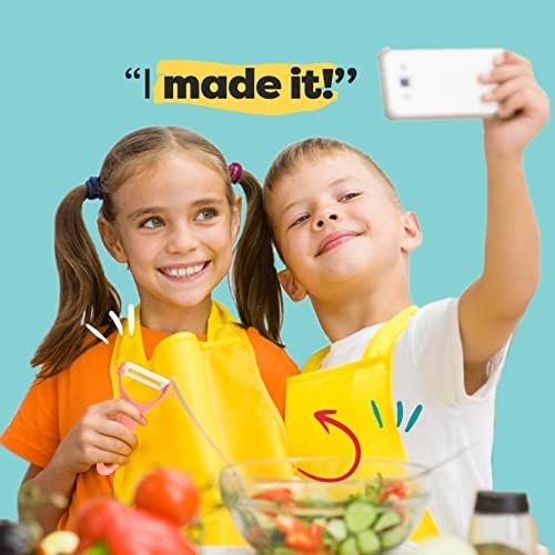 Baketivity Kid-Safe Plastic Knife Set with Cutting Board
