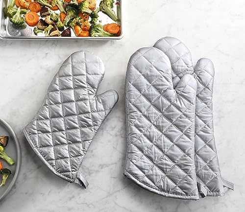New Star Foodservice Oven Mitts with Extra Defense, up to 400F, Silver