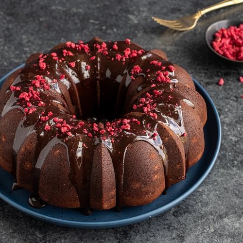 Nordic Ware Original Gold Bundt Cake Pan - Cleaning Tool & Pot Holder