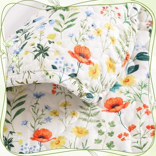 Quilted Placemat Set of 6, Large Scalloped, Wildflowers