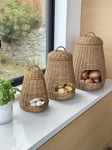 KOUBOO Wicker Onion Storage Basket with Lid, Kitchen Organizer Medium