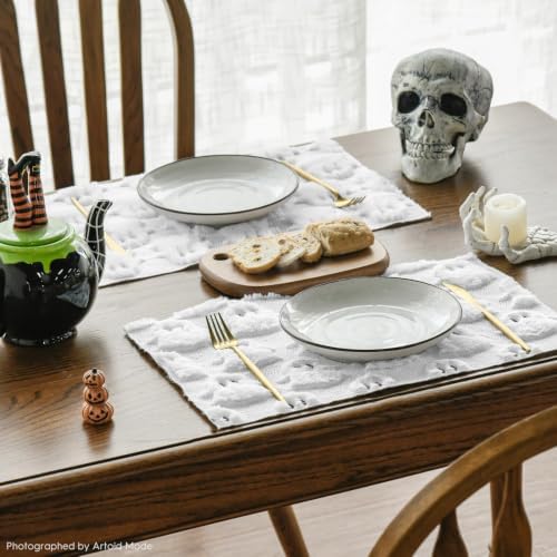 Artoid Mode White Ghost Halloween Placemats Set of 4, 12x18 Inch Soft