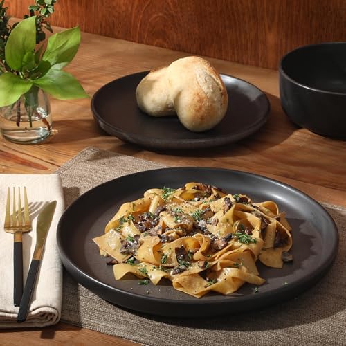 Gibson Elite Pasco 12 Piece (Service for 4) Plates and Bowls Reactive
