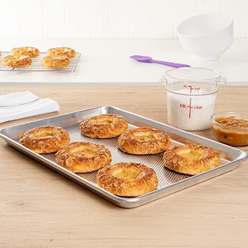 Restaurantware 2-Piece Perforated Aluminum Baking Sheet Set - Met Lux