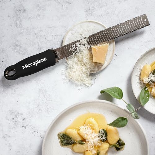 Microplane Premium Classic Series Zester 18/8, Black - Lemon Zester &