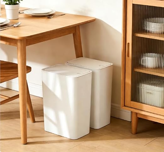 Compact Push-in Trash Can with Lid - Image 3