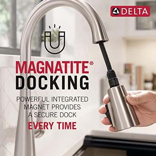 Delta Finnridge Brushed Gold Pull-Down Kitchen Faucet 19730LF-CZ