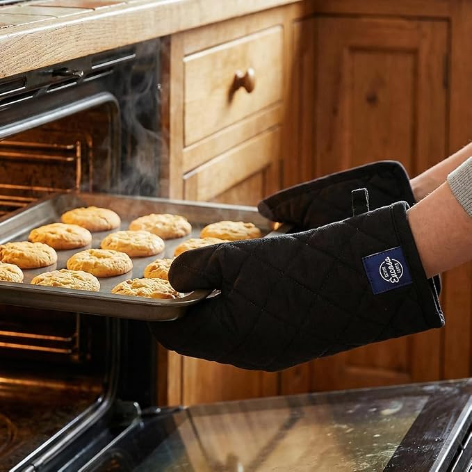 Encasa XO Heat Resistant 100% Cotton Oven Glove & Potholder Set - Image 7