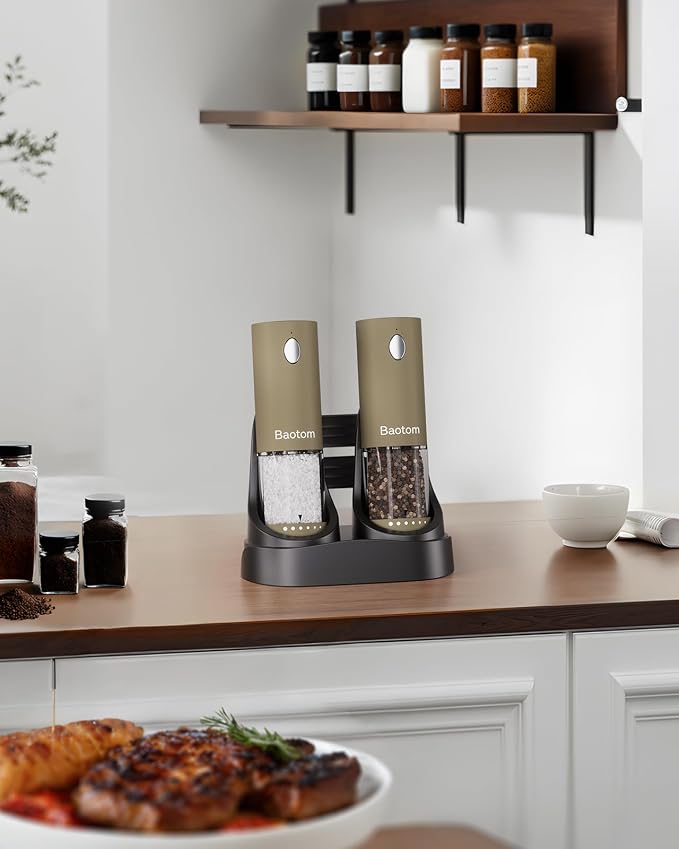 Electric Salt and Pepper Grinder Set - Image 6