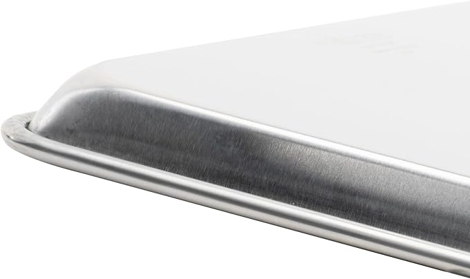 Winco Commercial-Grade Aluminum Sheet Pan, 18 Gauge, 1/2 Size - Image 2