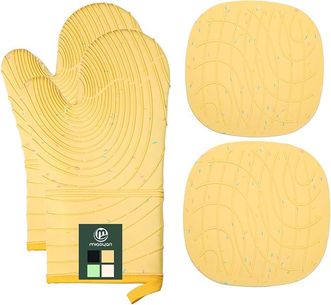 4 Pieces Oven Mitts and Pot Holders of Macaron Color Thickened Non-Slip by M+MIAOYAN