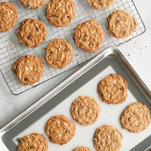 Nordic Ware Naturals Half Sheet Pan, Deluxe Silicone Liner and Cooling