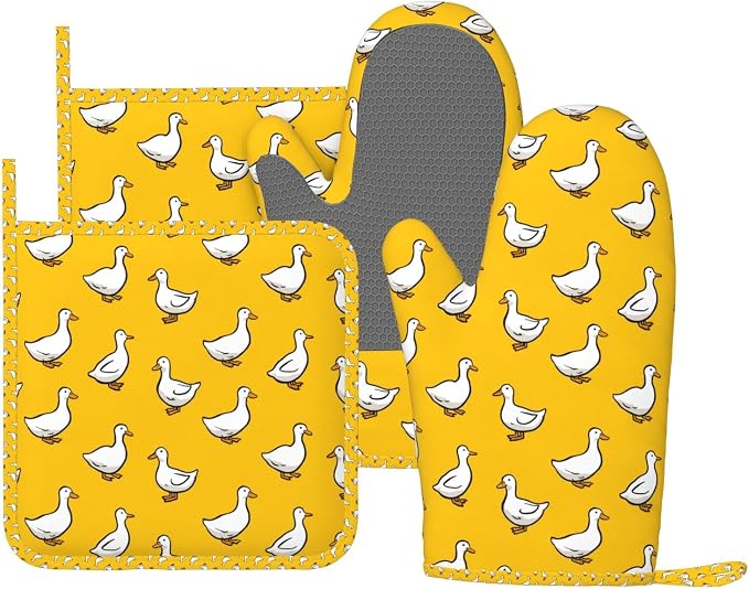 Oven Mitts and Pot Holders Set by DADABULIU