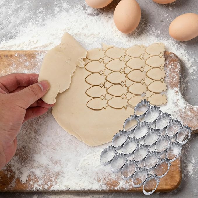 AIERSA Mini Carrot Cookie Cutter, Small Easter Cookie Cutters, 1.2 Inch Tiny - Image 3
