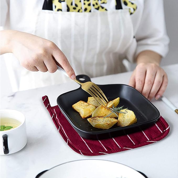 4Pcs Oven Mitts and Pot Holders, Heat Resistant Oven Mitts Set - Image 4