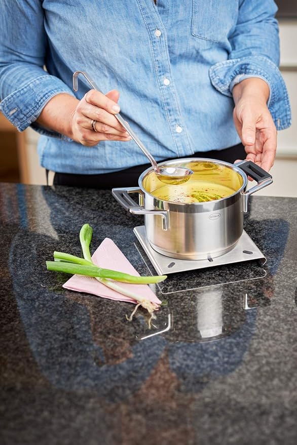 Rösle Stainless Steel Sauce Ladle, Hooked Handle - Image 2