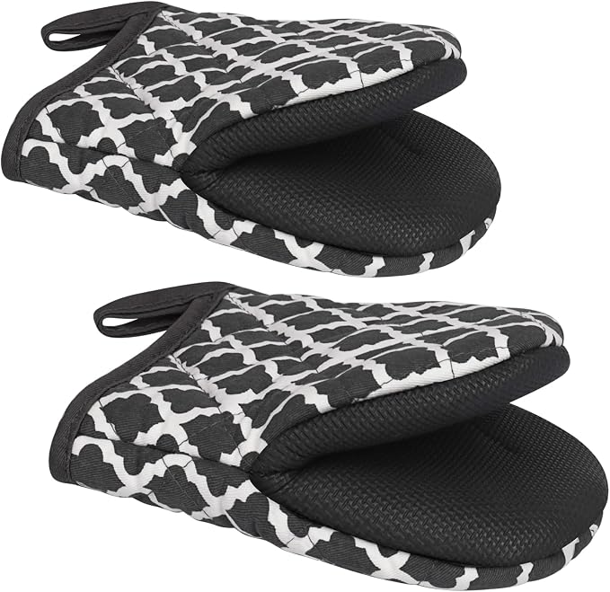 1 Pair Short Oven Mitts by Qulable