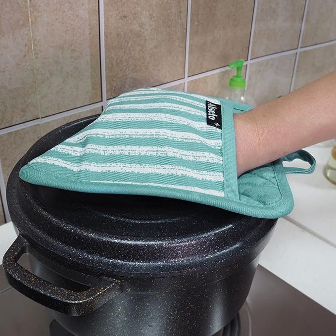 Alselo Silicone Pot Holders Set of 3 Heat Resistant & Non Slip Potholders - Image 5