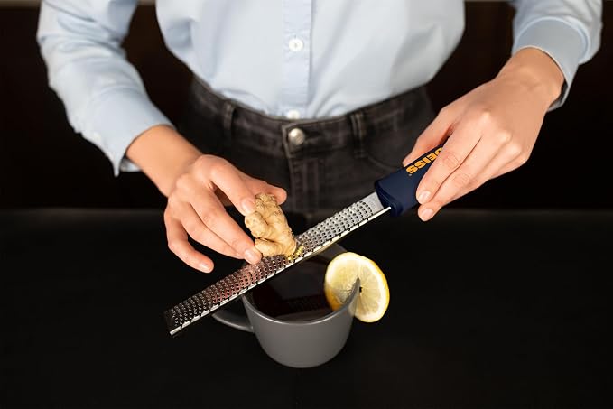Deiss PRO Citrus Zester & Cheese Grater - Image 4