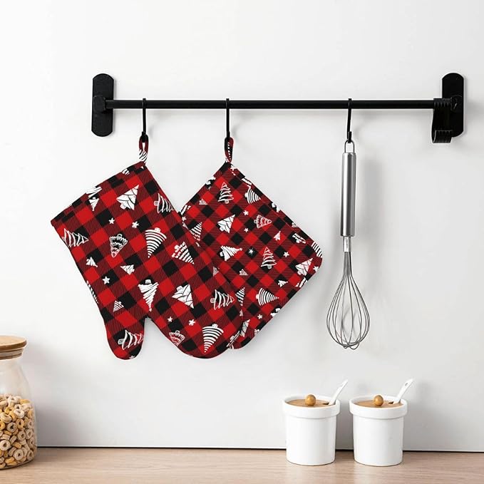 Red Gingham Plaid Christmas Tree Oven Mitts and Pot Holders Set - Image 7