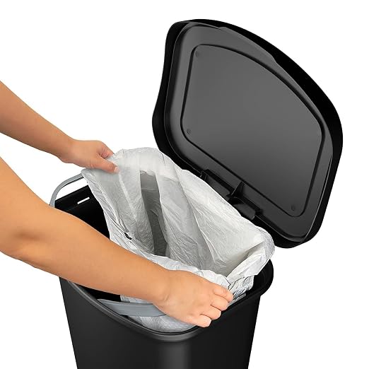 Glad Premium 13 Gallon Trash Can - Image 4