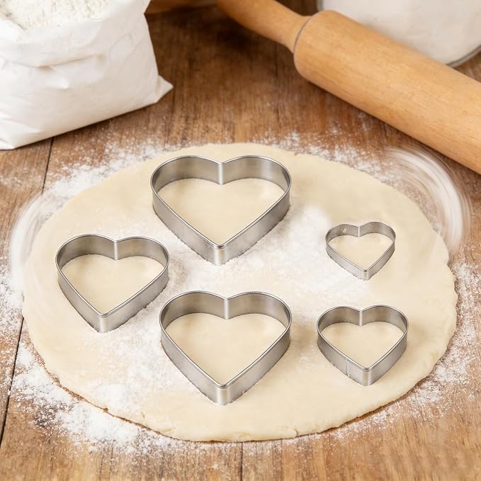 Love Heart Cookie Cutter Set Pack of 5 Valentines Day Heart Biscuit Cutter - Image 7