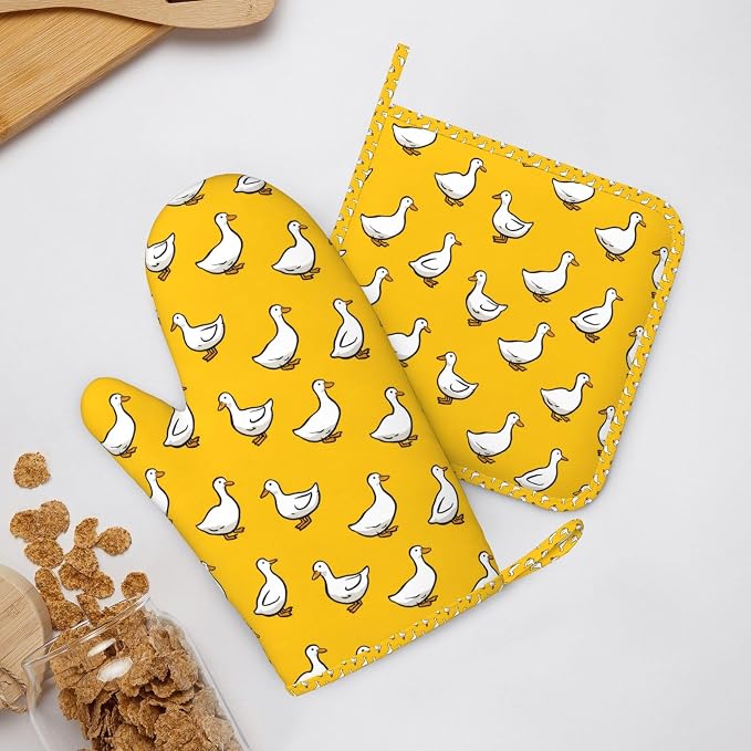 Oven Mitts and Pot Holders Set - Image 6