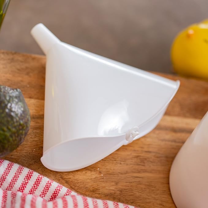 Chef Craft Select Plastic Folding Funnel, 5 inch Diameter 12 Ounce Capacity - Image 3