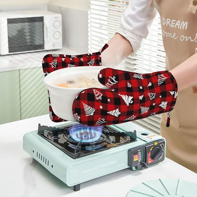 Red Gingham Plaid Christmas Tree Oven Mitts and Pot Holders Set - Image 6